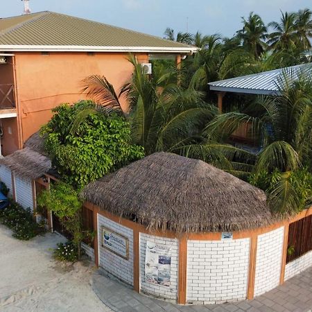 Shamar Guesthouse & Dive Maamigili Buitenkant foto